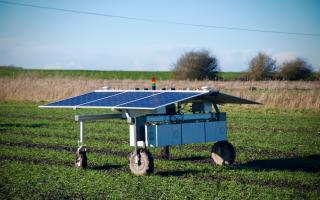 Earth Rover’s CLAWS robot uses pulsed light to kill weeds